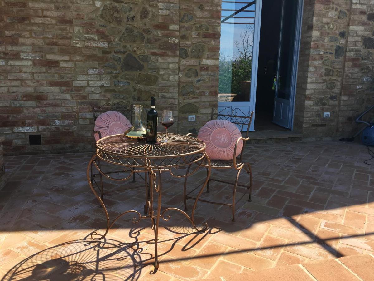 Cordella In Valdorcia Truffle And Olive Oil Resort Montalcino Exterior foto